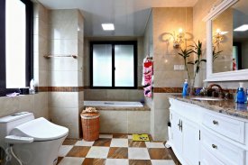 告訴你關(guān)于商務(wù)酒店的特點及裝修設(shè)計！?。? title=